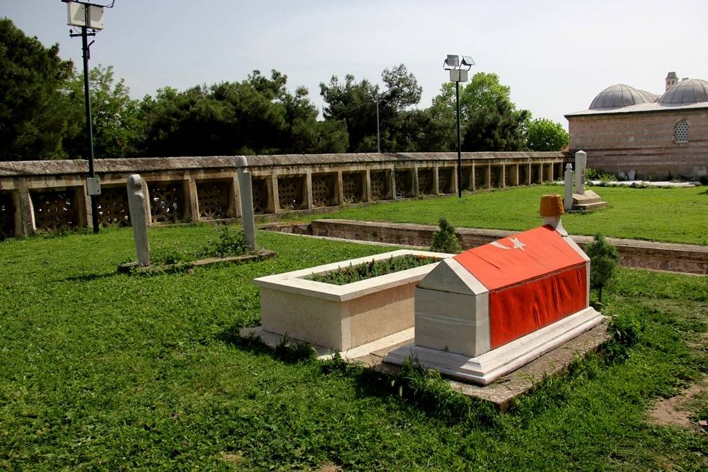 Selimiye Camii’nde Mezarın Sırrı: Tarihî Gerçekler [2026] - Kapak Görseli